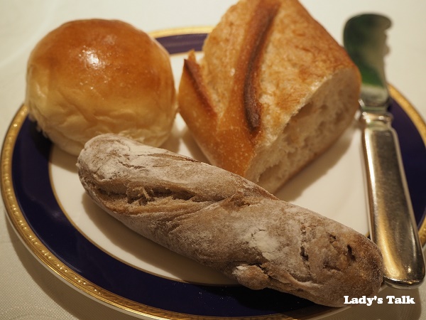 リッツカールトンのパンの写真